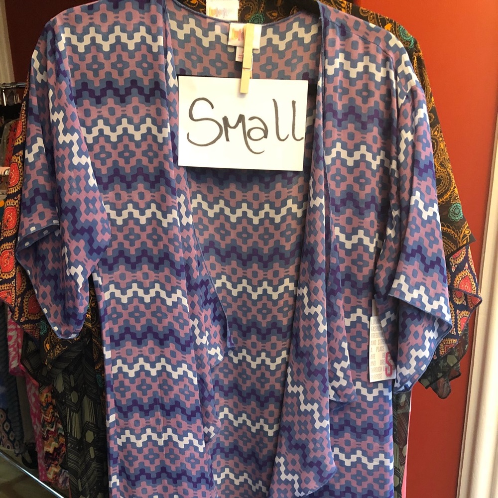 Lularoe Monroe kimono